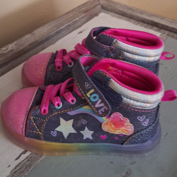 Athletic Works Other - Athletic Works Childrens Light up High Top Tennis Shoes with Memory Foam. Size 8